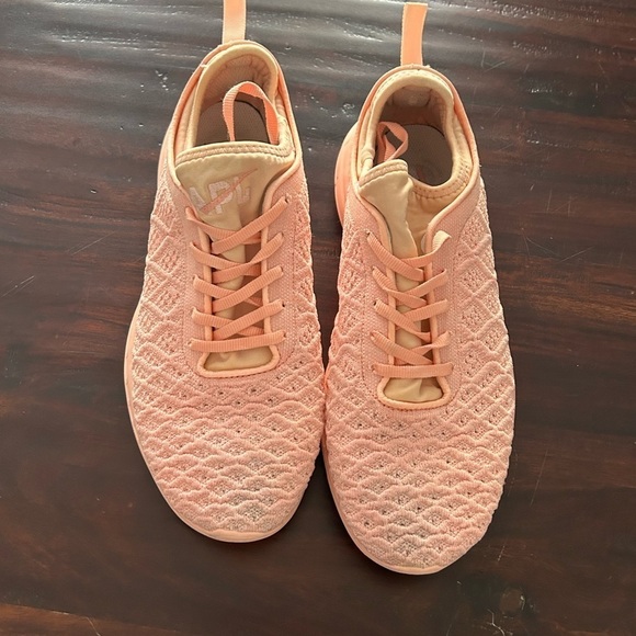 APL Techloom Phantom Sneakers in Faded Peach Size 9.5 $185 - Picture 5 of 11